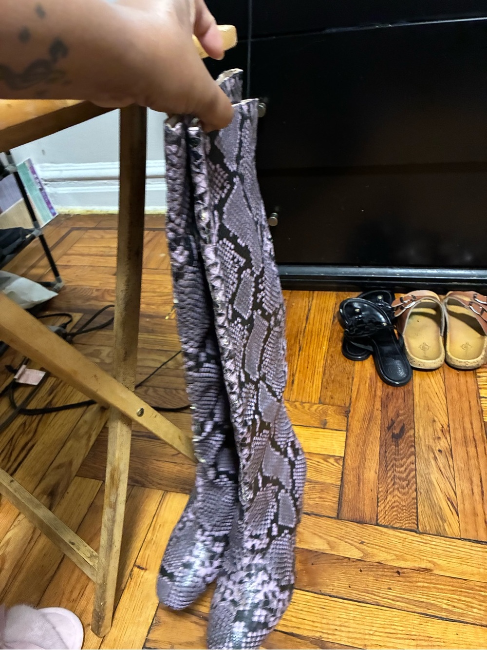 Zara Snake-Print Reptile Habitat Decor - Purple Pattern Boots